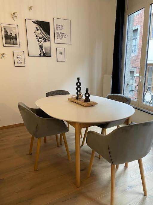 Suite 26-Appartement Au Coeur De Namur Esterno foto